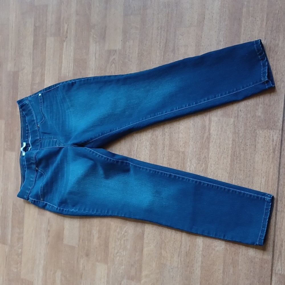 New direction pull on jeans size 8 short stretch